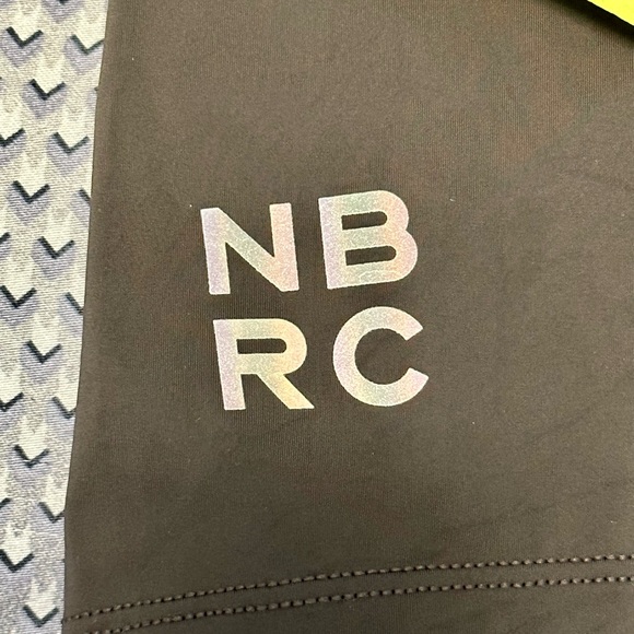 New Balance Women’s Impact 2-in-1 Run Short Size L - Picture 4 of 9